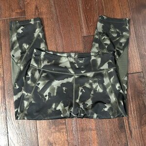 Tek Gear Drytek Sz L Cropped Camouflage Leggings